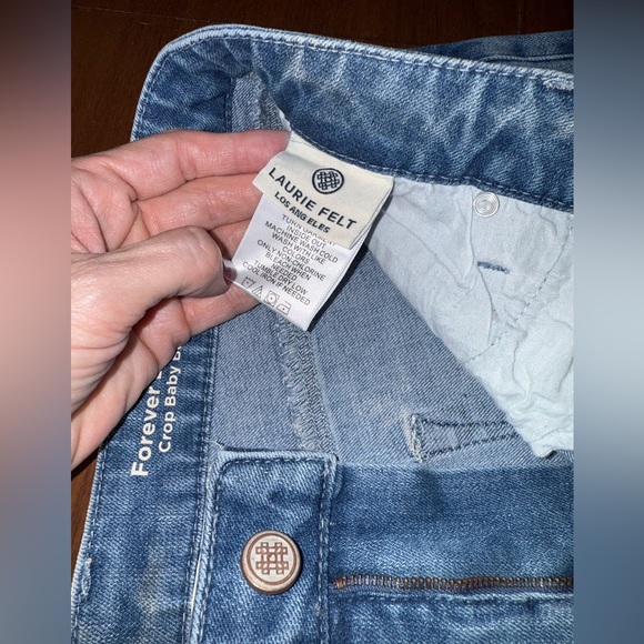 Laurie Felt Light Wash Forever Denim Crop Baby Bell Jeans - Picture 12 of 15